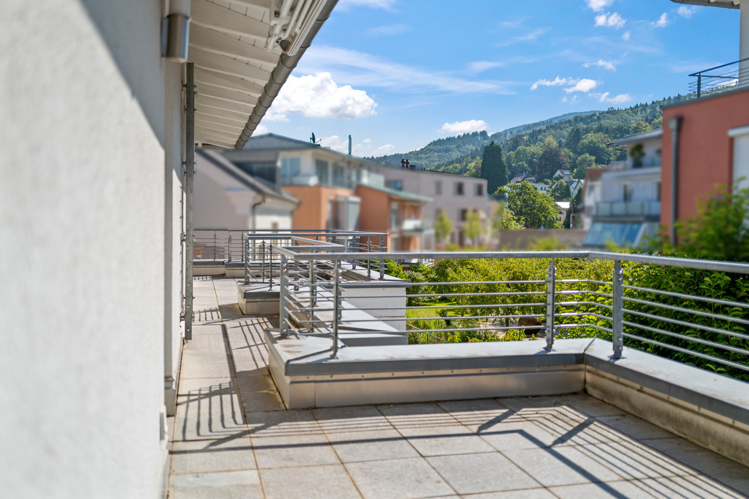 Dachterrasse mit Blick in den Kurort