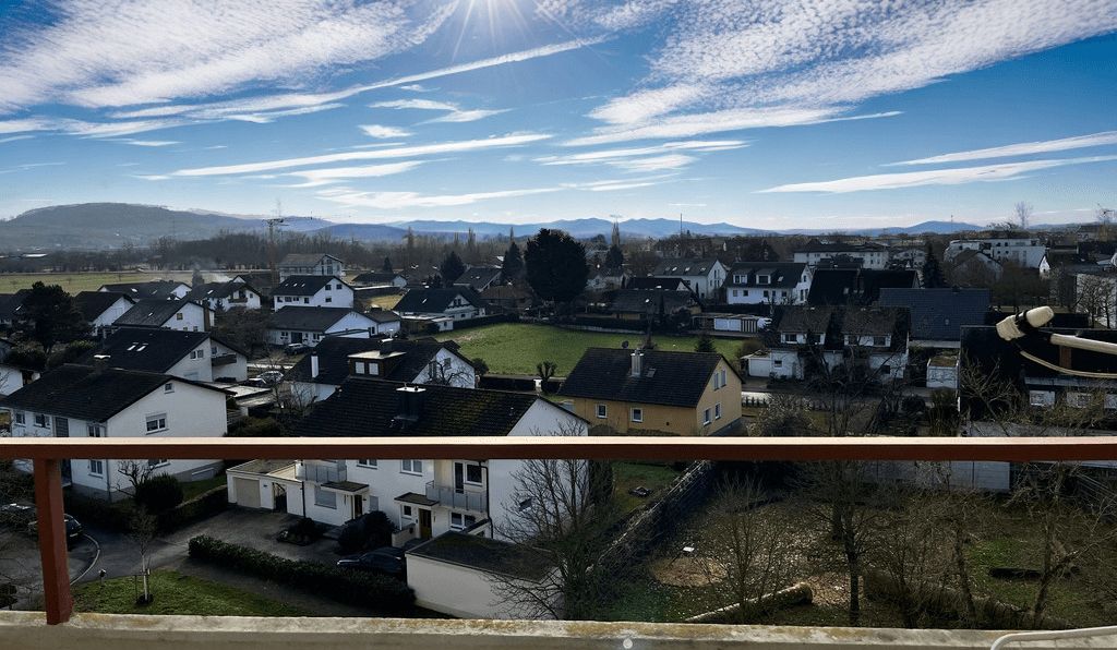 Geräumige 2-Zi. Etagenwohnung mit großem Balkon und herrlicher Aussicht