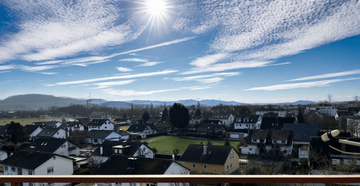 Geräumige 2-Zi. Etagenwohnung mit großem Balkon und herrlicher Aussicht