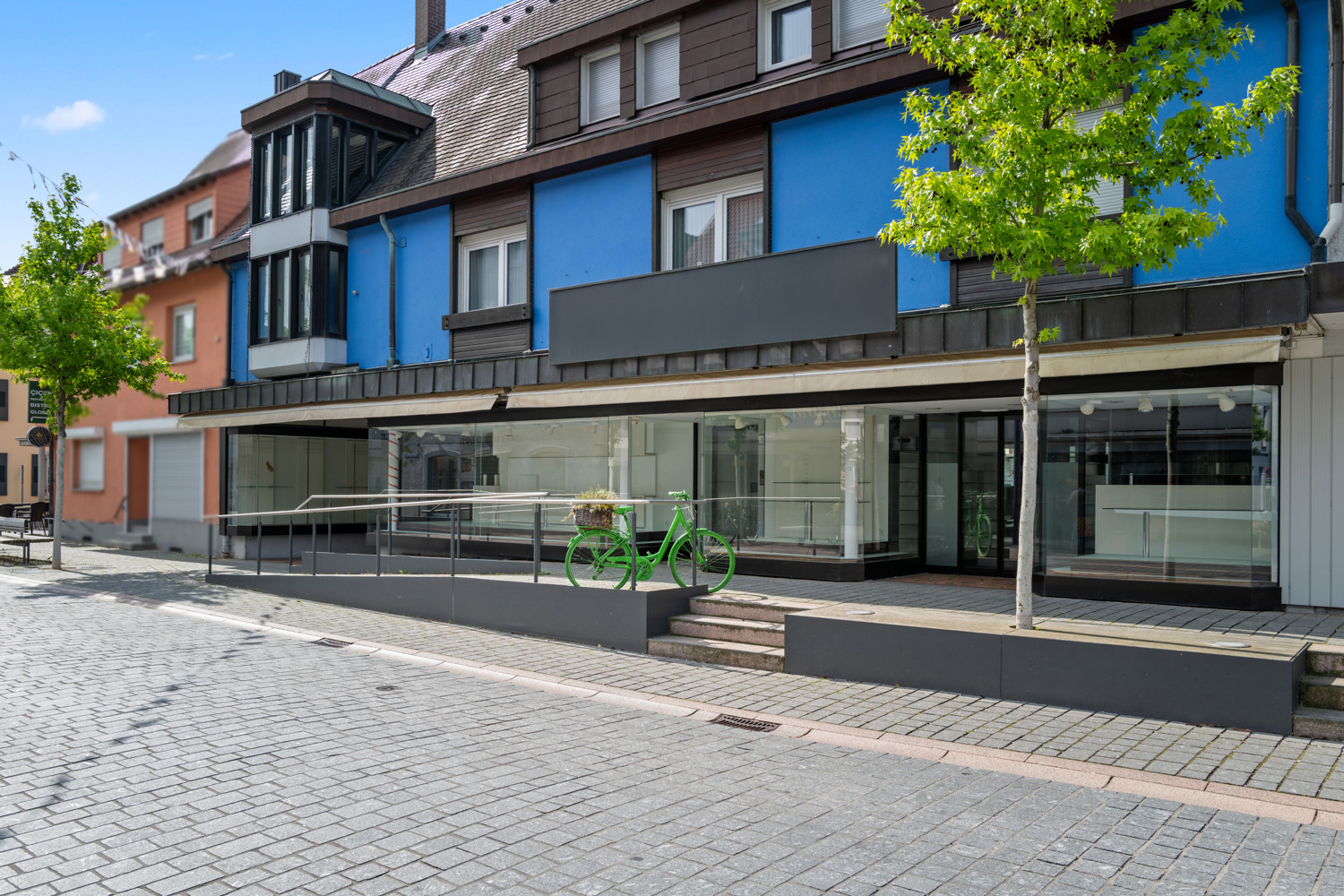 Ladenfläche in 1a Lage mit großer Schaufensterfläche - Neuenburg am Rhein ++ große Verkaufs- und Lagerflächen