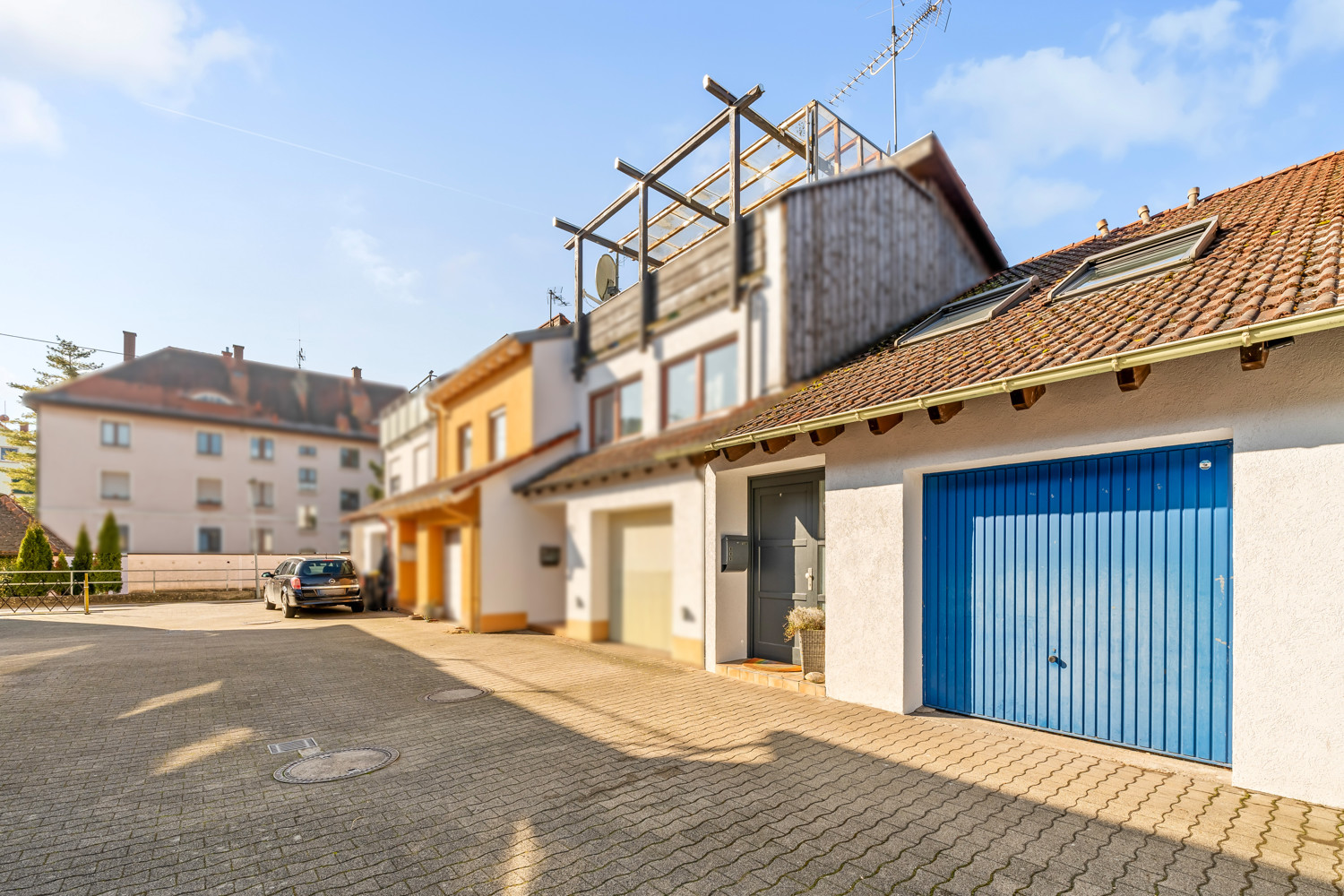 RESERVIERT! Reihenmittelhaus in Oberstadtlage mit Terrasse und Garage