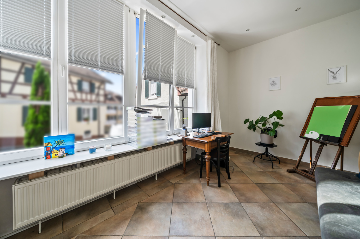 Schlafzimmer oder Atelier / Büro  im Obergeschoss
