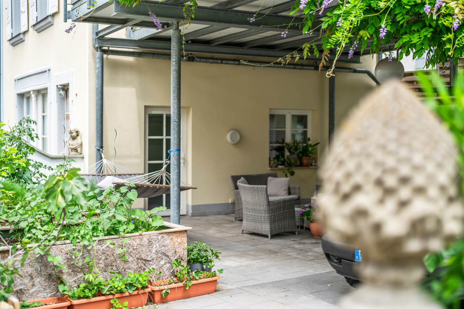 Eine weitere großzügige Terrasse im Erdgeschoss