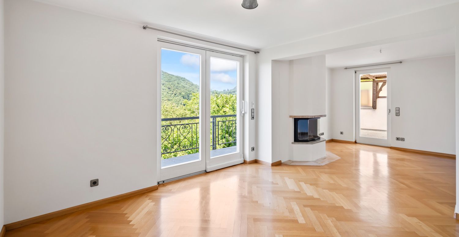 Wohnzimmer mit Kamin