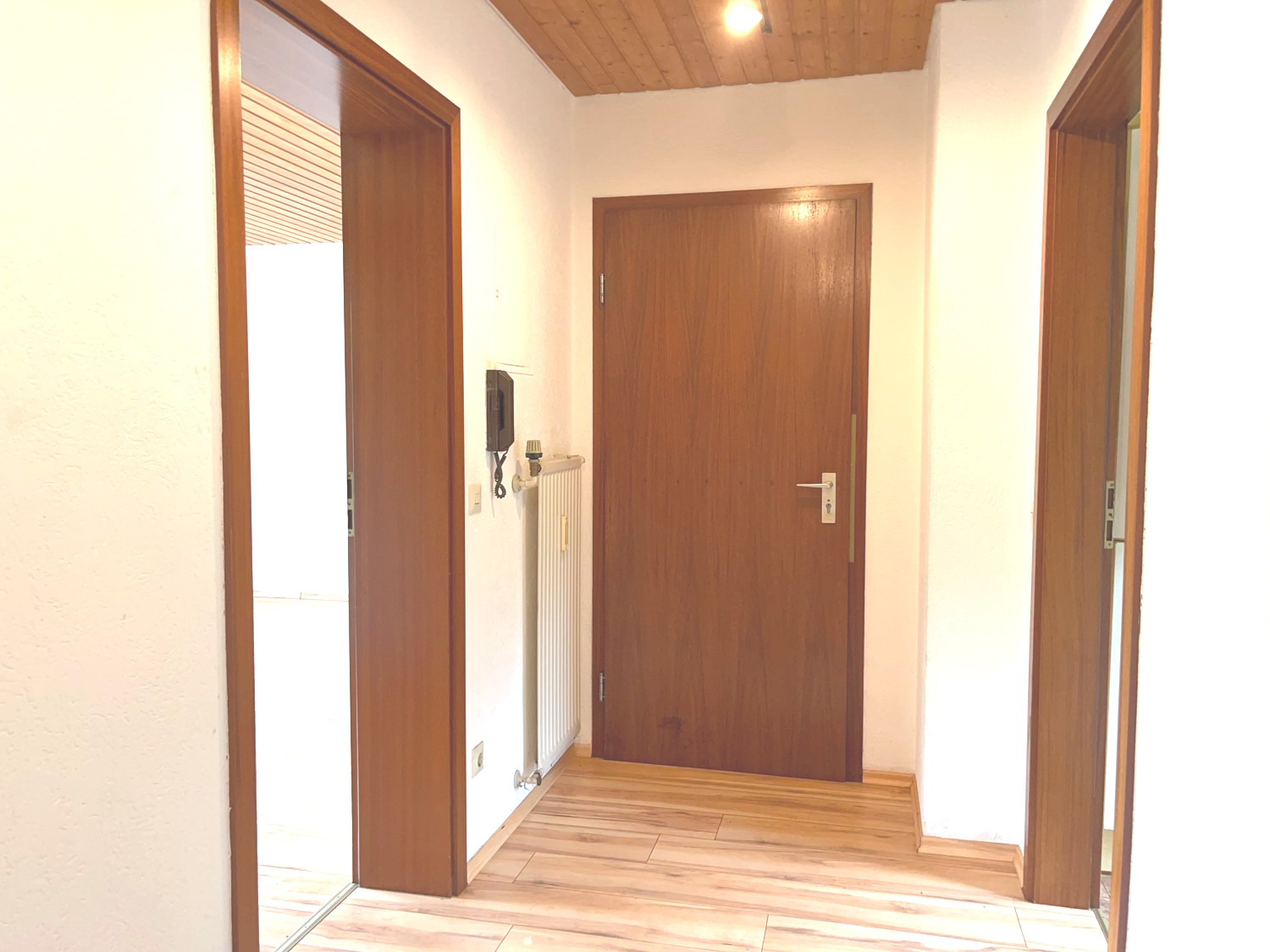 Gemütliche Dachgeschoss - Wohnung mit herrlicher Aussicht +++ Eigener Garten +++ TG Stellplatz optional