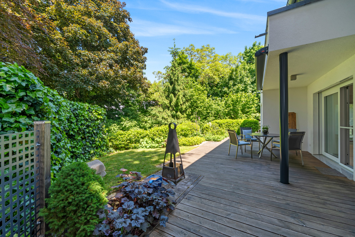 Terrasse mit elektrischer Markise - Westausrichtung