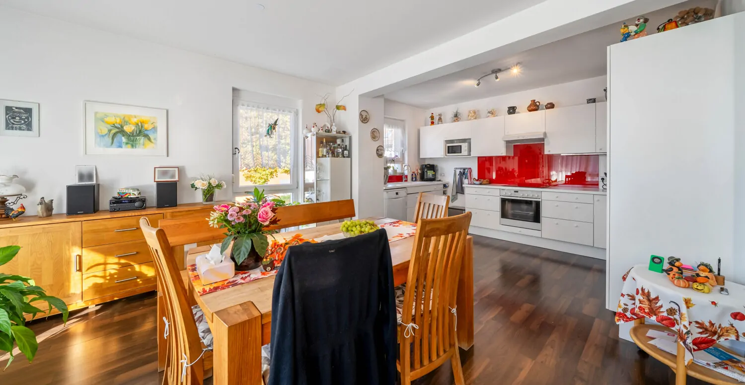 Esszimmerbereich mit Küche