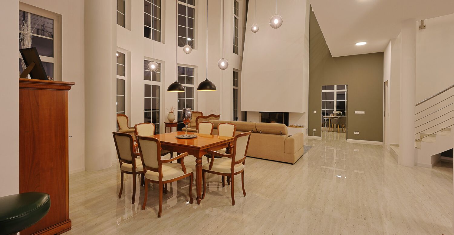 Moderne Villa mit Kaminfeuer, Gartenfreiheit und Lagetraum erleben