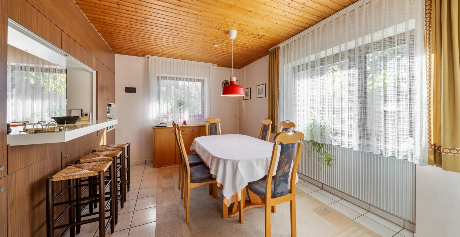 Esszimmer neben der Küche