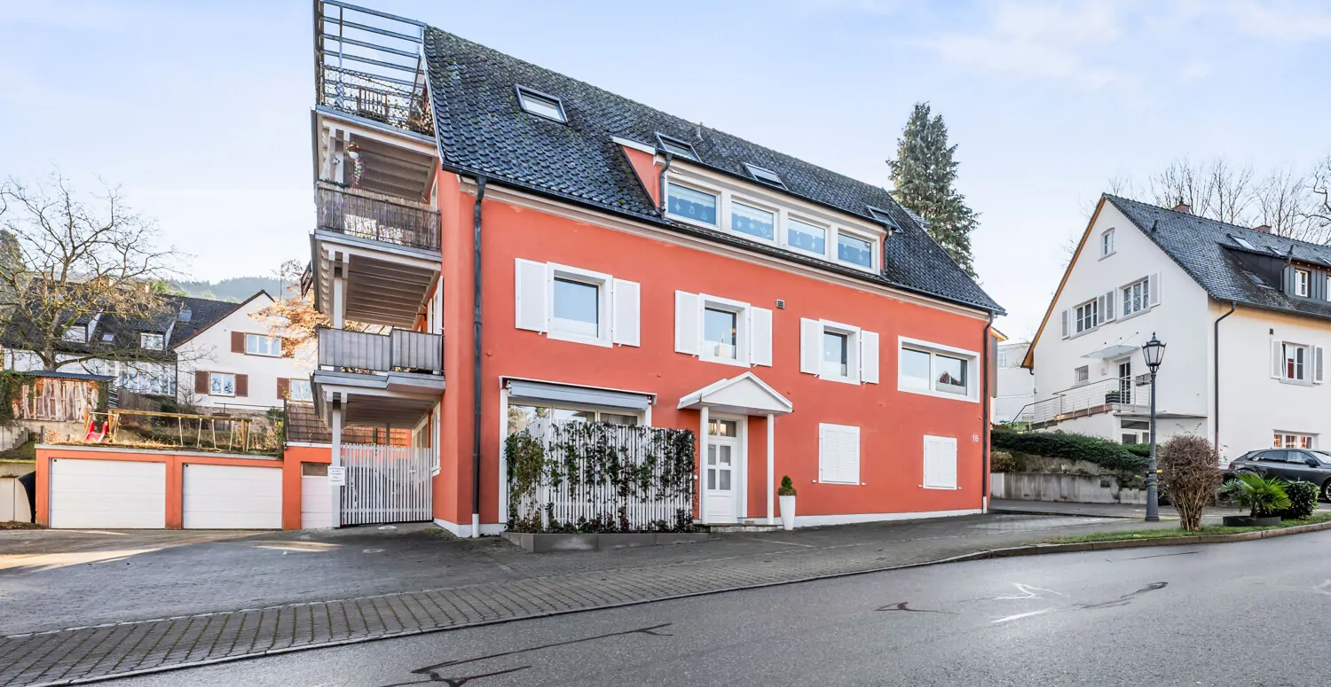 Gepflegtes Mehrfamilienhaus