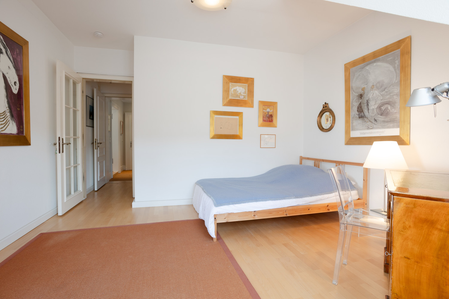 Schlafzimmer mit Duschbad en suite 4. OG