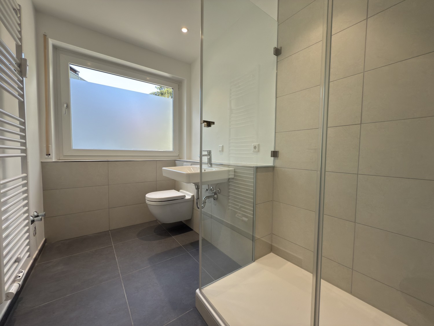 Badezimmer Ansicht I