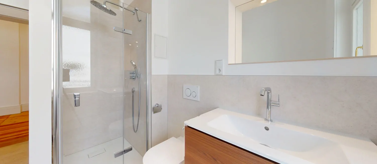 Badezimmer Ansicht I