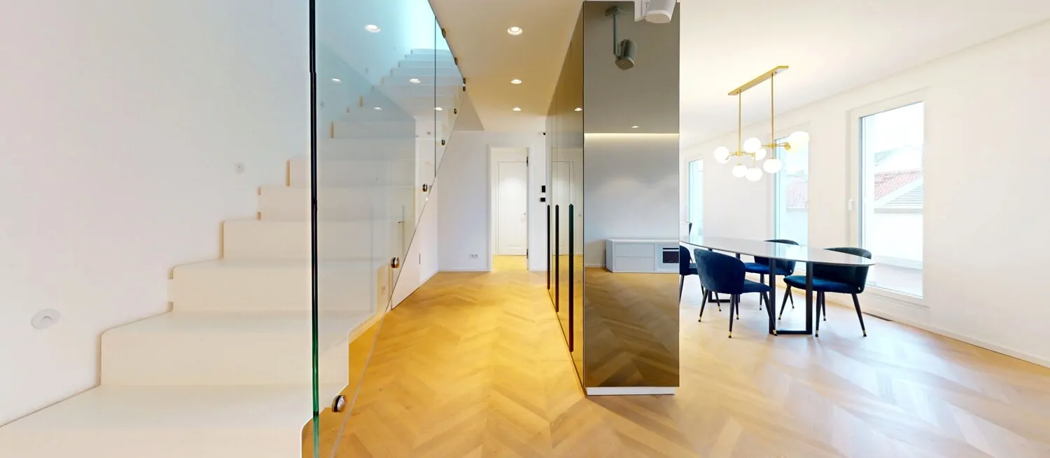 Entrée mit Garderobe