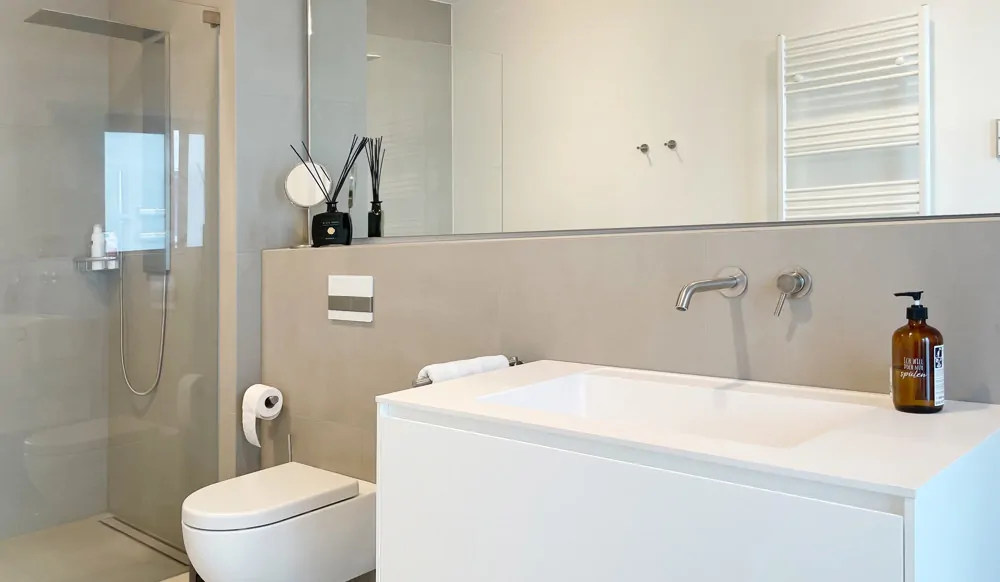 Badezimmer Ansicht I