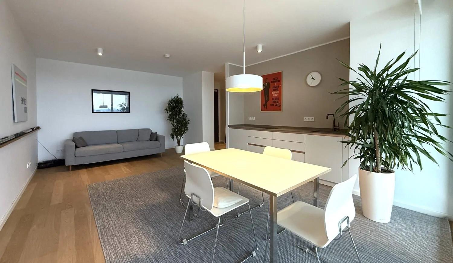 Wohn-/ Essbereich Ansicht I