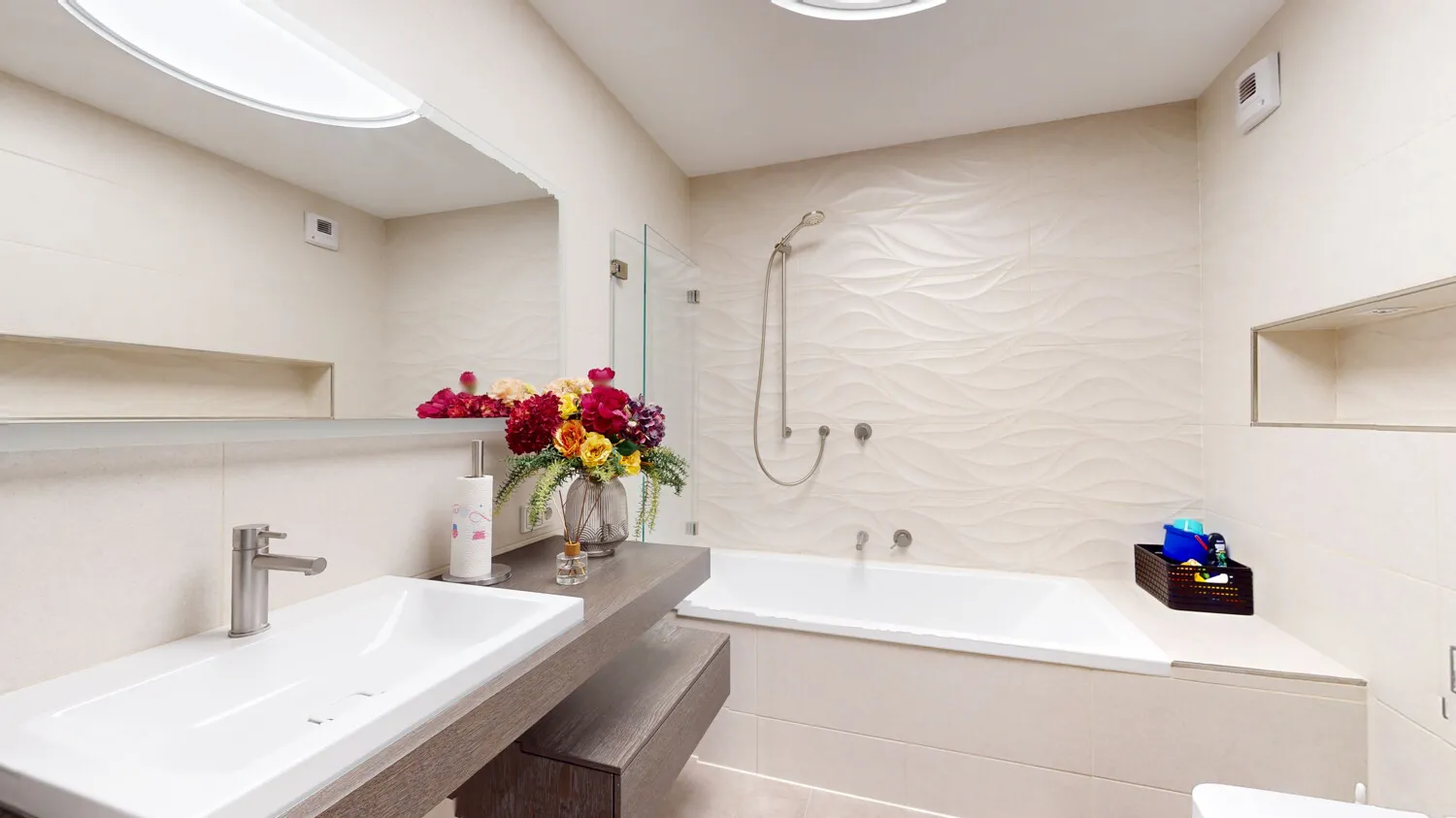 Badezimmer Ansicht I