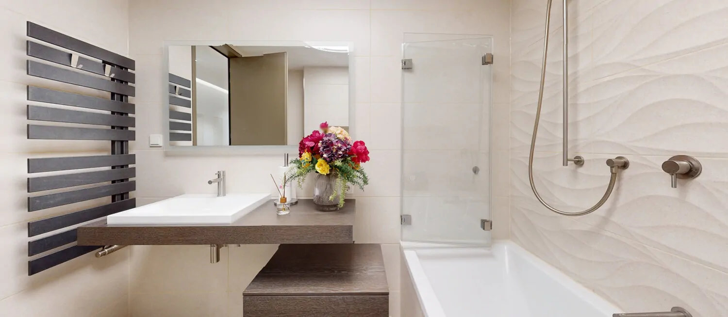 Badezimmer Ansicht II