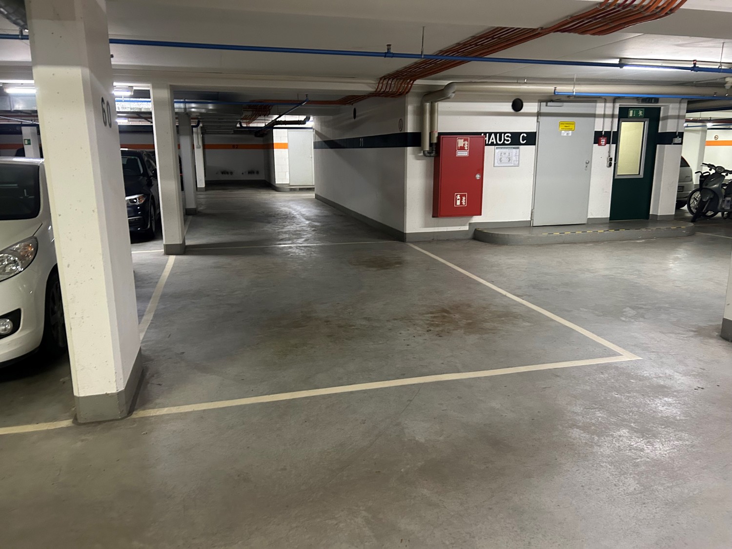 XL TG-Stellplatz direkt neben dem Aufzug