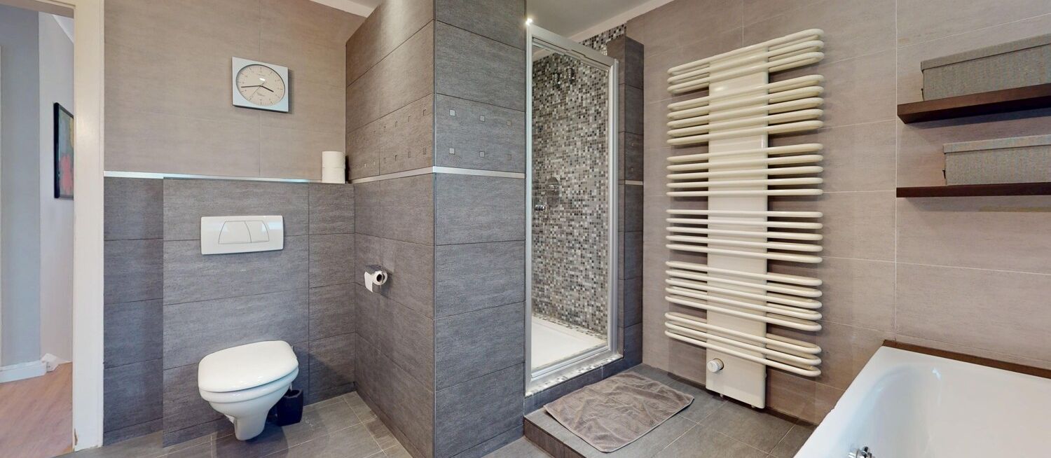 Badezimmer Ansicht II