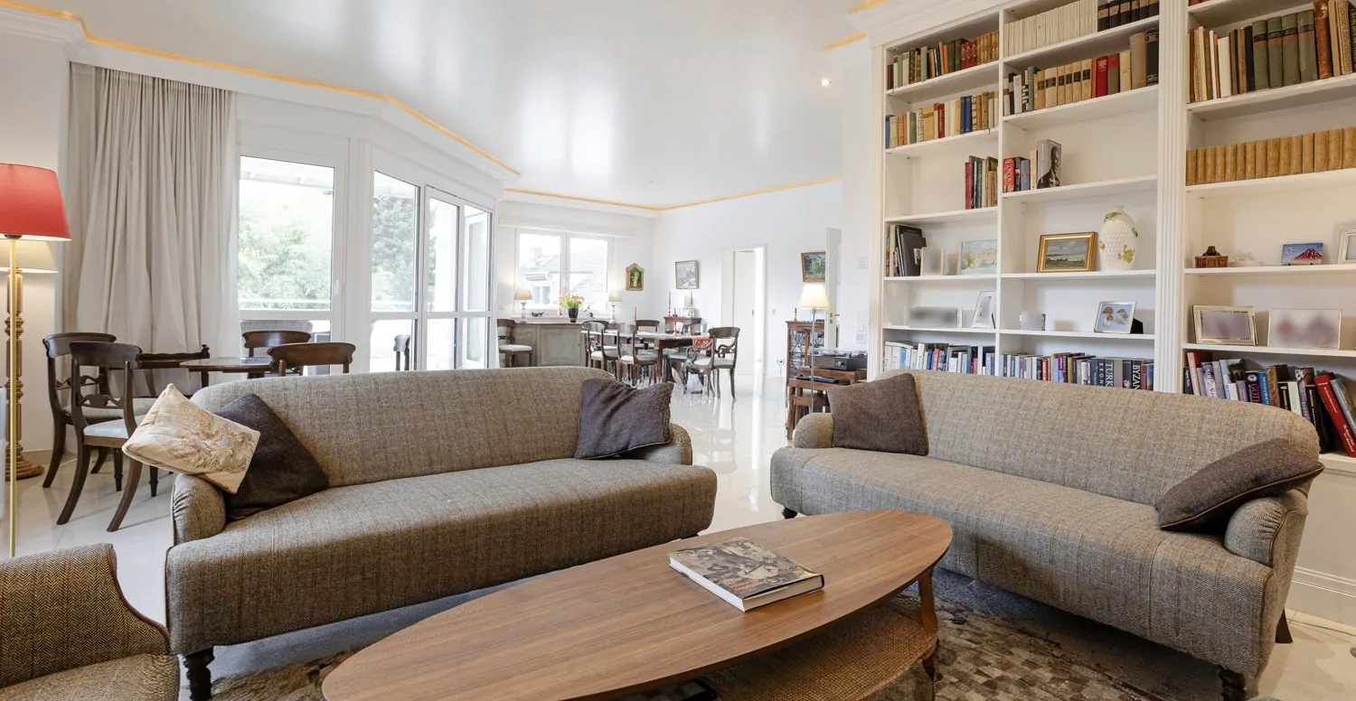 Bibliothek Ansicht II