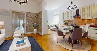 von_poll_real_estate_property_24001258_image_0