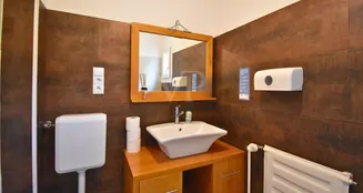 von_poll_real_estate_property_24333029_image_4