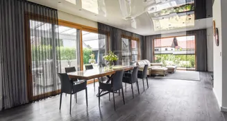 von_poll_real_estate_property_25432006_image_1