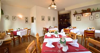 von_poll_real_estate_property_24432015_image_5