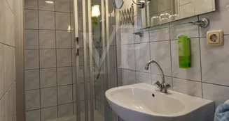 von_poll_real_estate_property_24432015_image_20