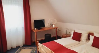 von_poll_real_estate_property_24432015_image_22