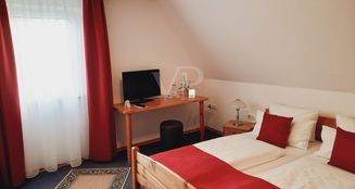 von_poll_real_estate_property_24432015_image_22