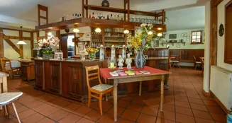 von_poll_real_estate_property_24432015_image_2