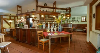 von_poll_real_estate_property_24432015_image_2