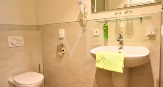 von_poll_real_estate_property_24432015_image_11