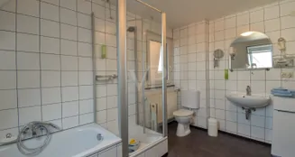 von_poll_real_estate_property_24432015_image_17