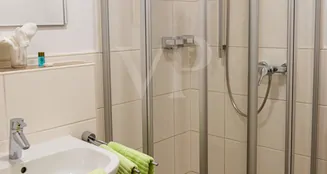 von_poll_real_estate_property_24432015_image_14