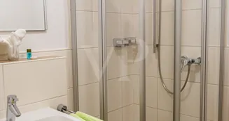 von_poll_real_estate_property_24432015_image_14