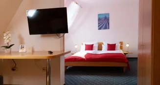 von_poll_real_estate_property_24432015_image_18