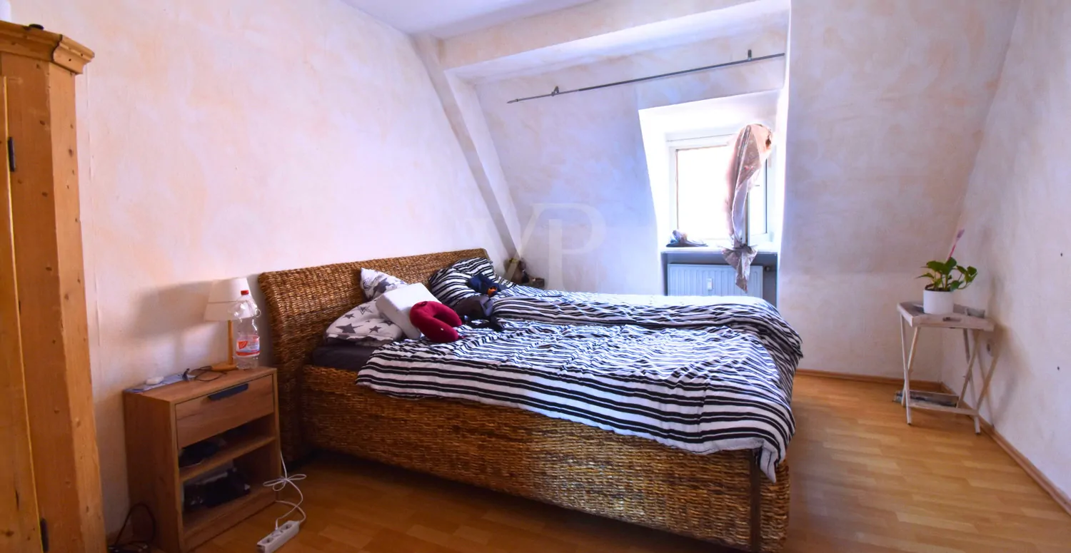 DG: Erstes Schlafzimmer