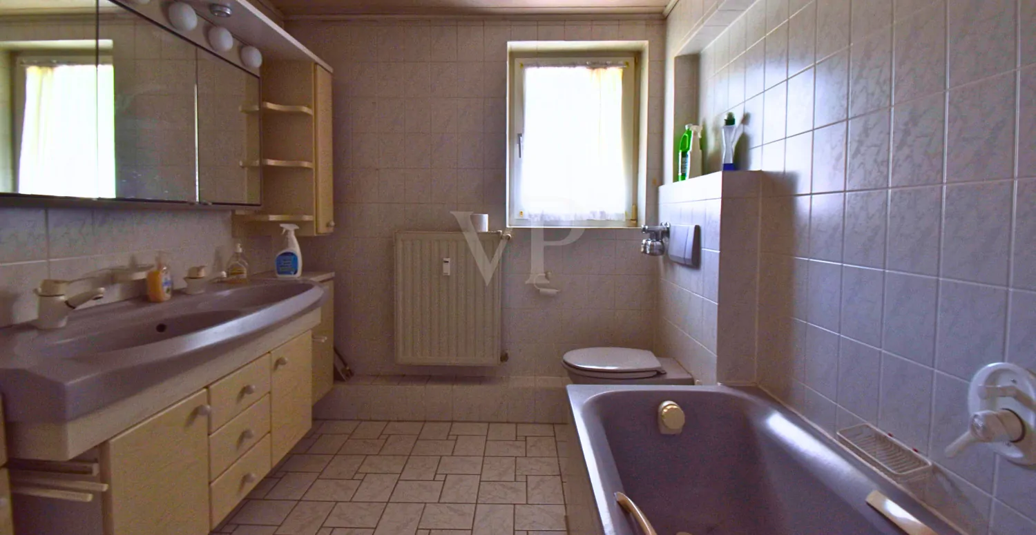 OG links: Badezimmer