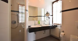 von_poll_real_estate_property_25432003_image_23