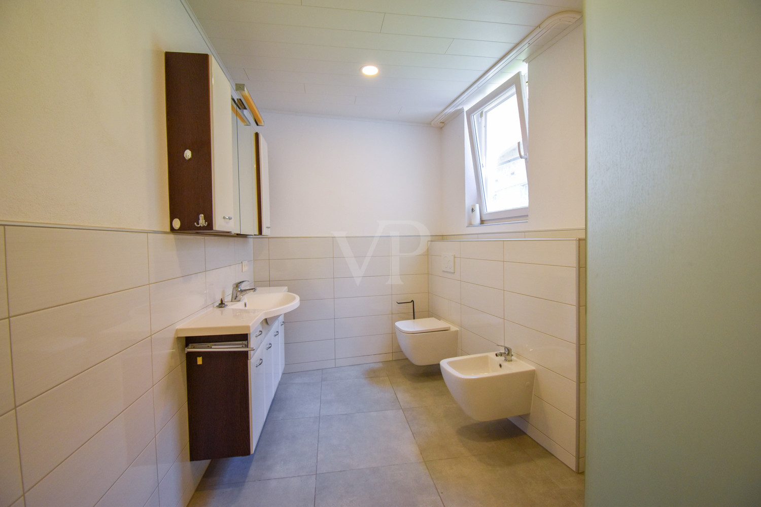 Badezimmer Wohnung EG