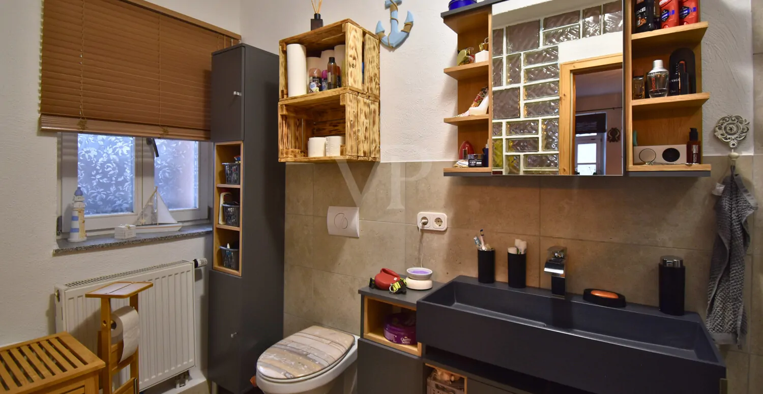 Badezimmer EG rechts