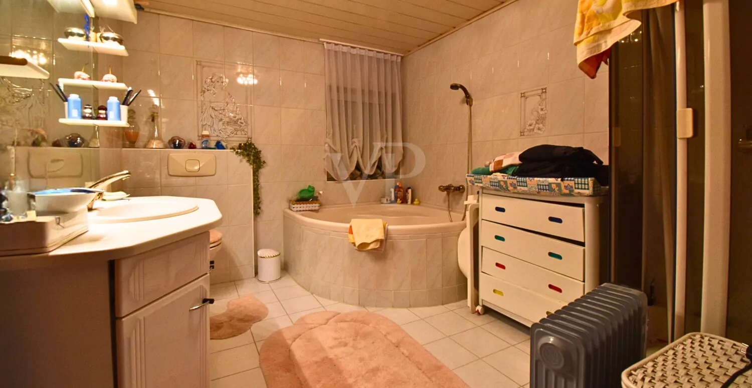 Obergeschoss: Badezimmer