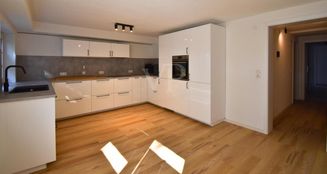 von_poll_real_estate_property_25432204_image_0