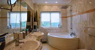 von_poll_real_estate_property_25432206_image_7