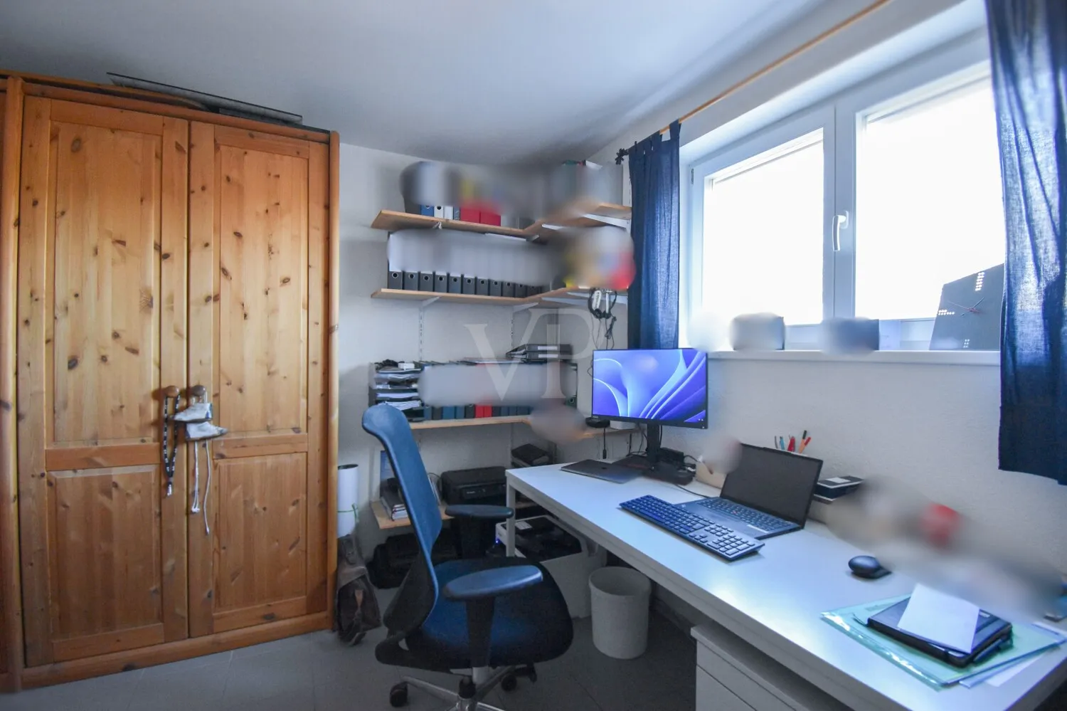 Büro KG