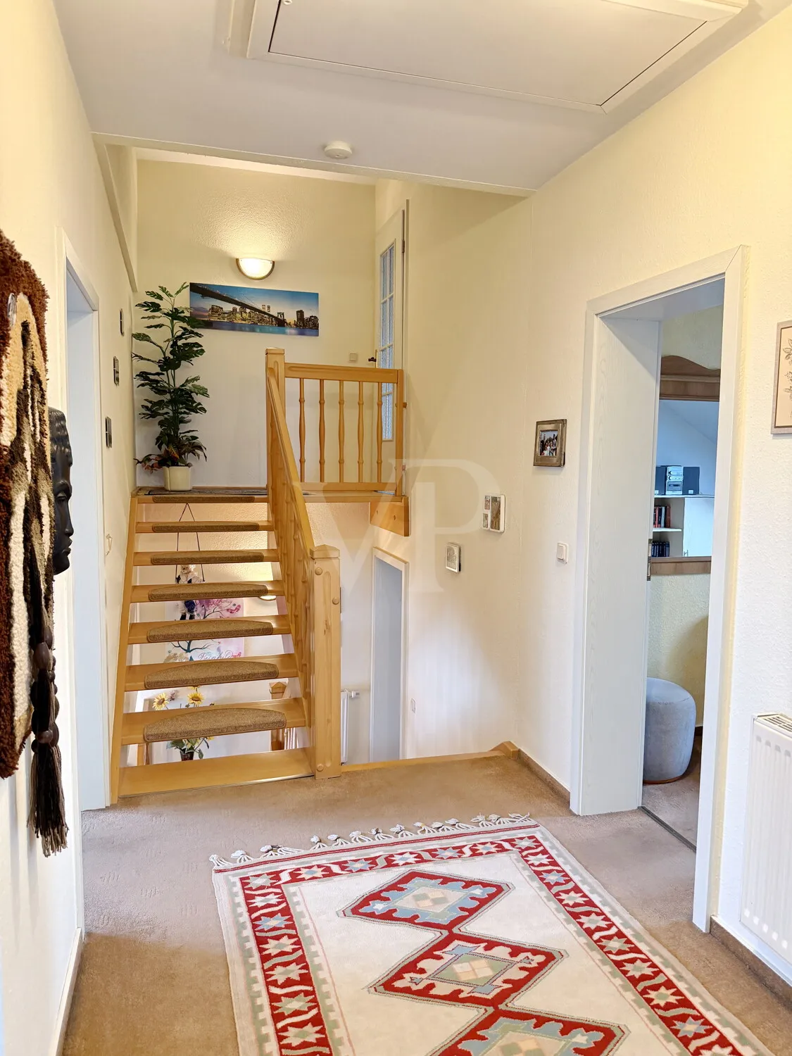 OG Flur mit Aufgang zum Spitzboden