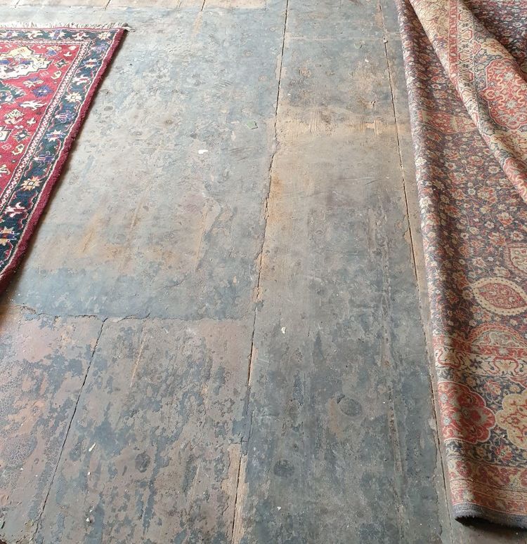 1. OG alte Holzdielen halber Saal (2)-min
